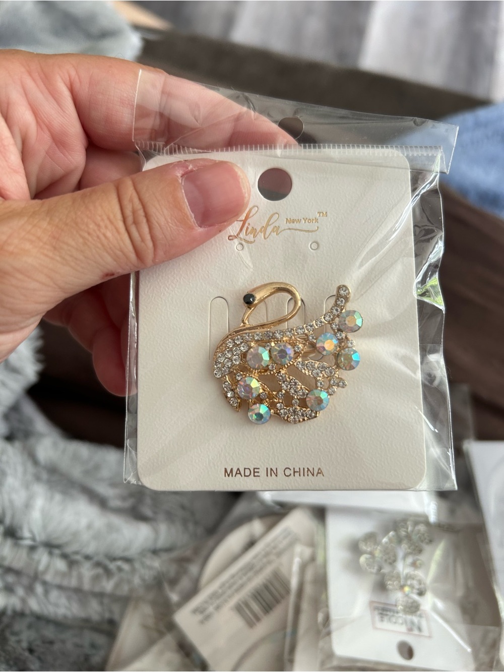 4/$50 Gold Swan Crystal Brooch - White/Iridescent